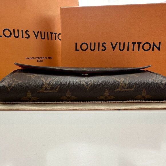 LOUIS VUITTON Monogram Sarah Wallet with Poppy (Red) Interior - Picture 9 of 10